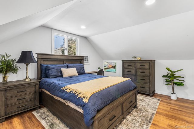 43 Lewis Court, Huntington Station, NY 11746