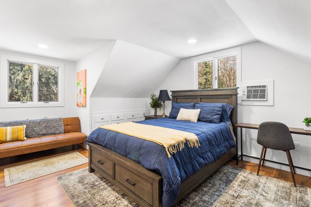 43 Lewis Court, Huntington Station, NY 11746