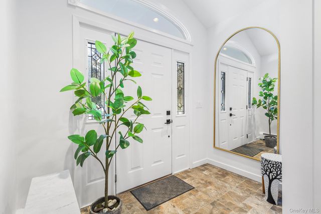 43 Lewis Court, Huntington Station, NY 11746