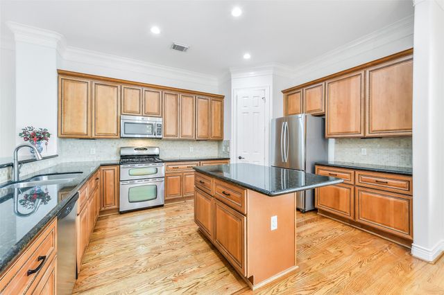 1529 Rosewood Street, Houston, TX 77004