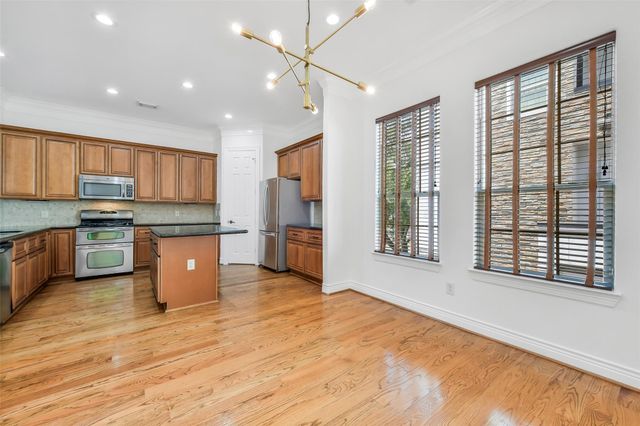 1529 Rosewood Street, Houston, TX 77004