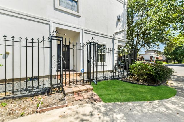 1529 Rosewood Street, Houston, TX 77004