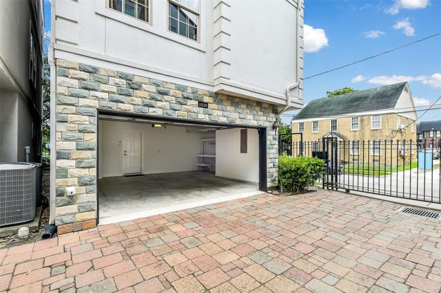 1529 Rosewood Street, Houston, TX 77004