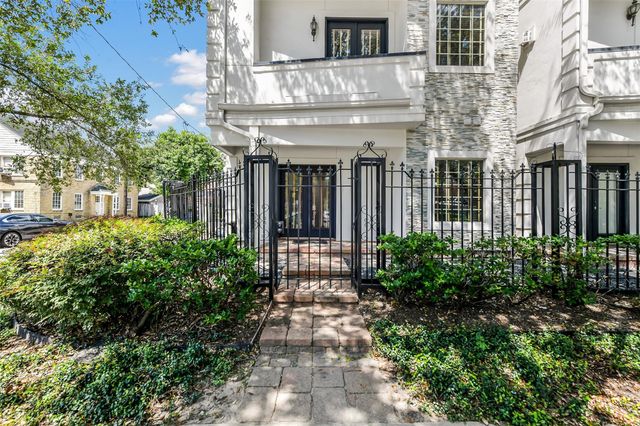 1529 Rosewood Street, Houston, TX 77004