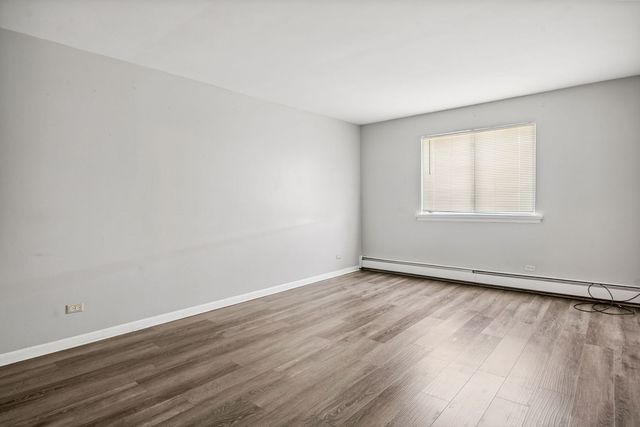 2500 Mark Thomas Lane 7A, Hanover Park, IL 60133