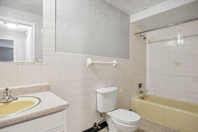 2500 Mark Thomas Lane 7A, Hanover Park, IL 60133