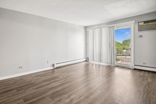 2500 Mark Thomas Lane 7A, Hanover Park, IL 60133