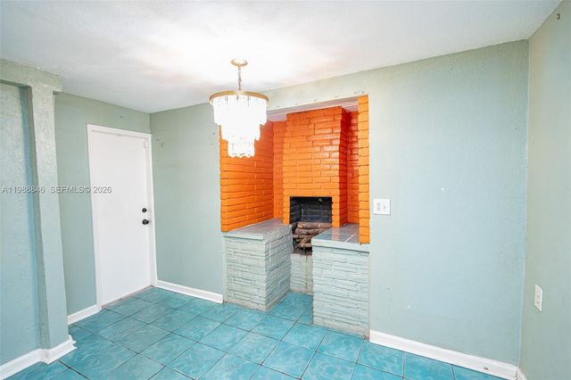 2010 NW 185th Ter, Miami Gardens, FL 33056