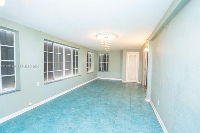 2010 NW 185th Ter, Miami Gardens, FL 33056