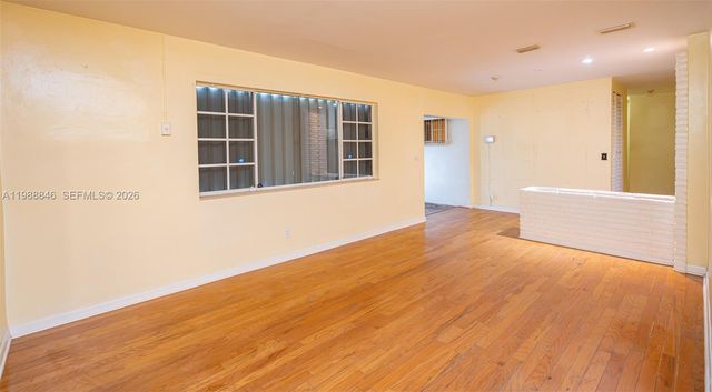 2010 NW 185th Ter, Miami Gardens, FL 33056