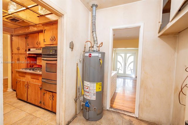 2010 NW 185th Ter, Miami Gardens, FL 33056