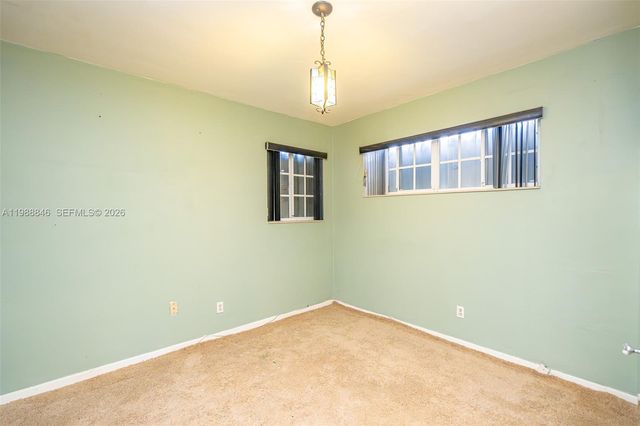 2010 NW 185th Ter, Miami Gardens, FL 33056