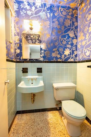 2010 NW 185th Ter, Miami Gardens, FL 33056