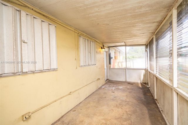 2010 NW 185th Ter, Miami Gardens, FL 33056