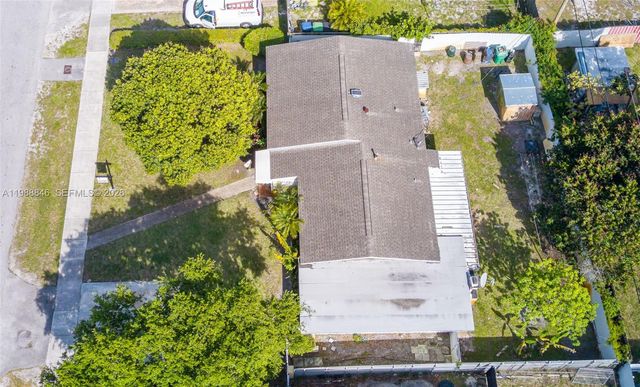 2010 NW 185th Ter, Miami Gardens, FL 33056