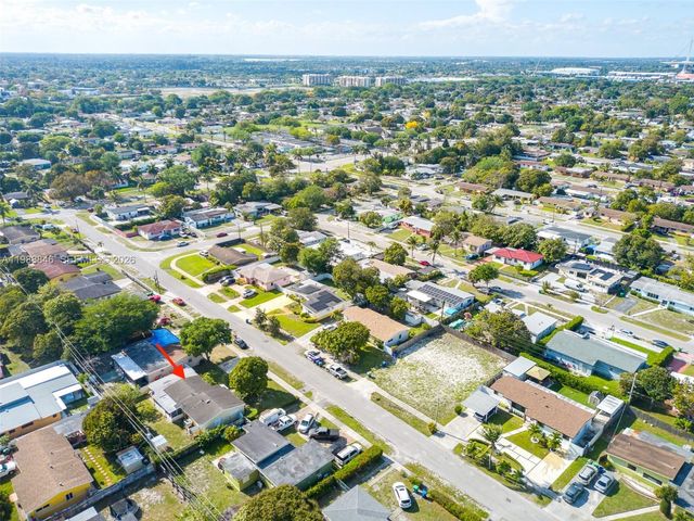 2010 NW 185th Ter, Miami Gardens, FL 33056