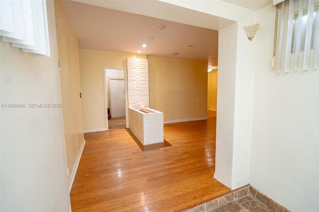 2010 NW 185th Ter, Miami Gardens, FL 33056