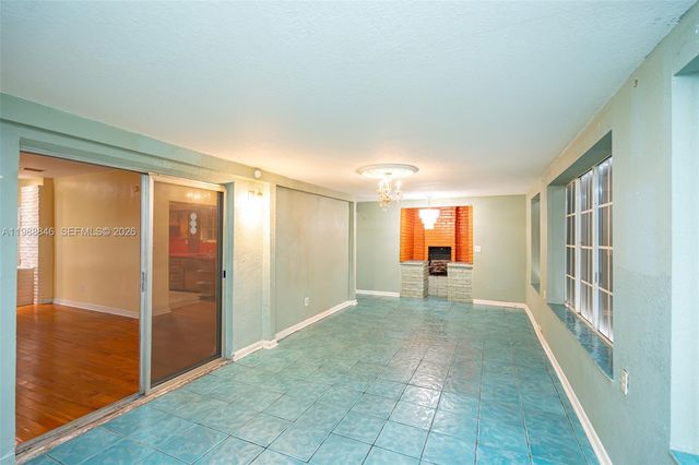 2010 NW 185th Ter, Miami Gardens, FL 33056