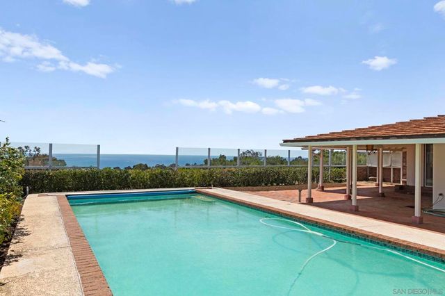 6432 Cardeno Dr, La Jolla, CA 92037