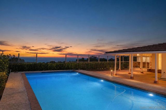 6432 Cardeno Dr, La Jolla, CA 92037