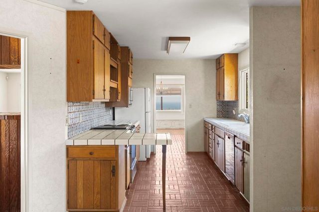 6432 Cardeno Dr, La Jolla, CA 92037
