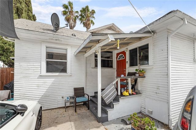 1185 Edgemont, Los Angeles, CA 90026