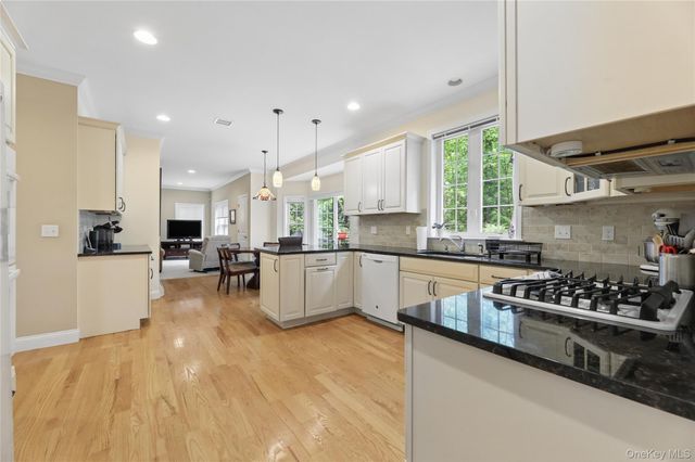220 N Little Tor Road, New City, NY 10956