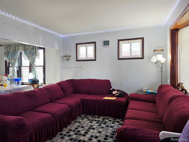 3376 Holbrook Street, Hamtramck, MI 48212