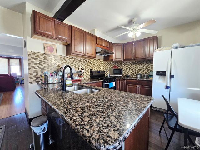 3376 Holbrook Street, Hamtramck, MI 48212