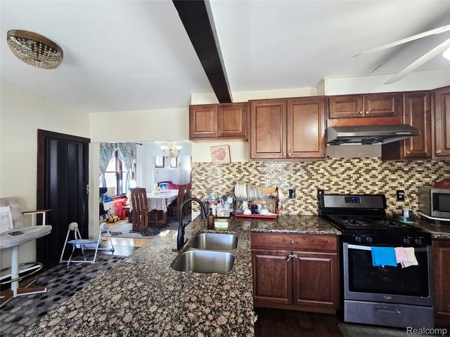 3376 Holbrook Street, Hamtramck, MI 48212