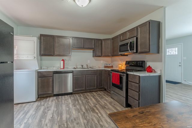 4213 Meadowridge Road, Evansville, IN 47710