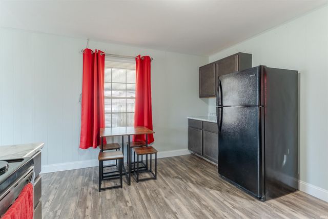 4213 Meadowridge Road, Evansville, IN 47710