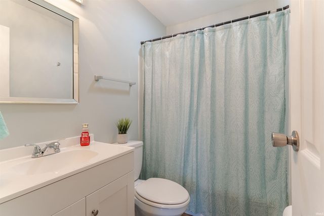 4213 Meadowridge Road, Evansville, IN 47710