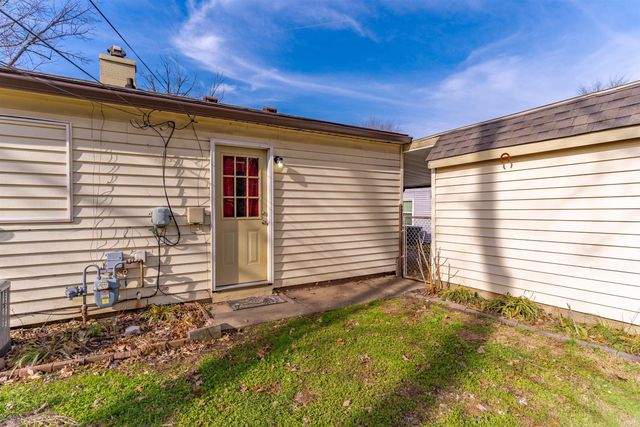 4213 Meadowridge Road, Evansville, IN 47710