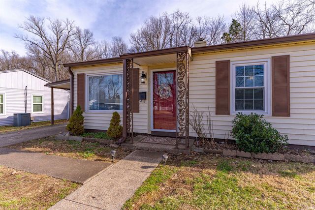 4213 Meadowridge Road, Evansville, IN 47710