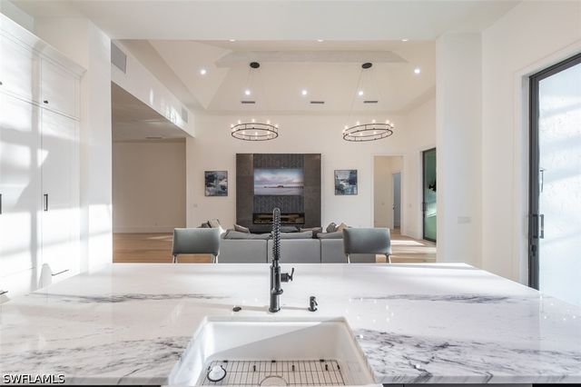 2749 MEDALLIST LN, Naples, FL 34109