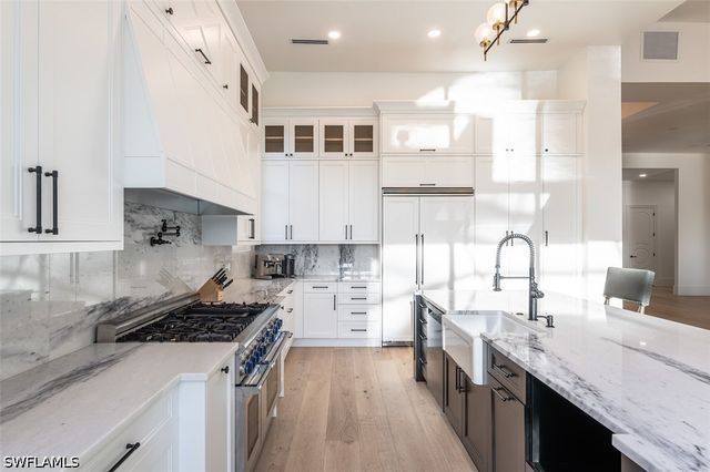 2749 MEDALLIST LN, Naples, FL 34109