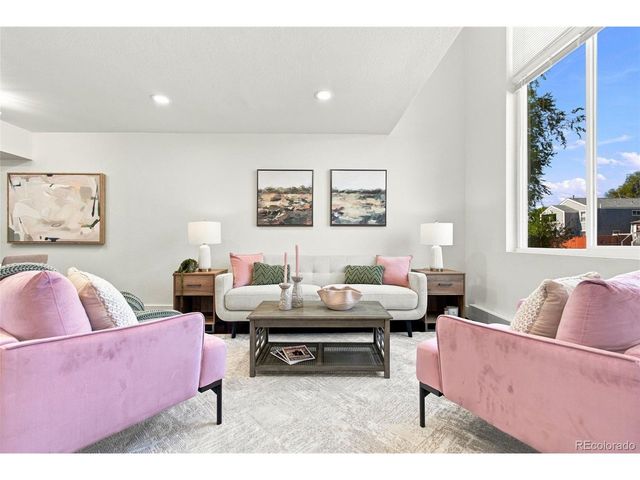 1422 Valentia St, Denver, CO 80220