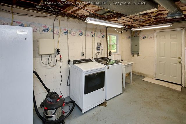 708 Churchill Drive, Charleston, WV 25314