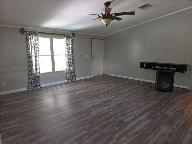 8955 W HIGHWAY 316, Reddick, FL 32686