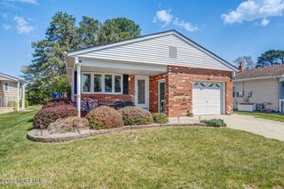 6 Speighstown Place, Toms River, NJ 08757