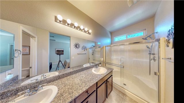 7728 Bandon Cliffs Street, North Las Vegas, NV 89084