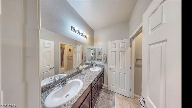 7728 Bandon Cliffs Street, North Las Vegas, NV 89084
