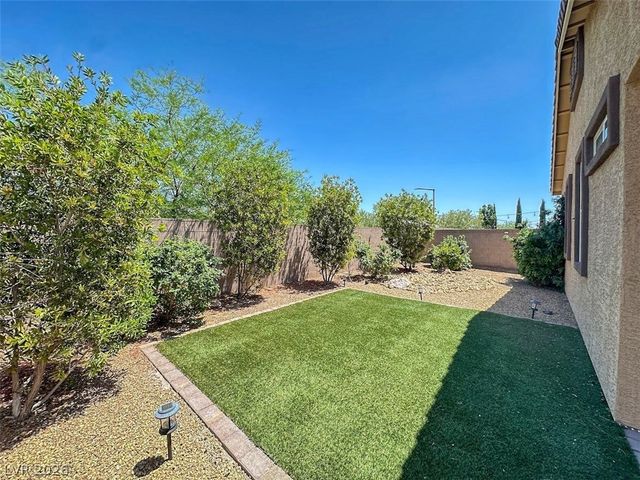 7728 Bandon Cliffs Street, North Las Vegas, NV 89084