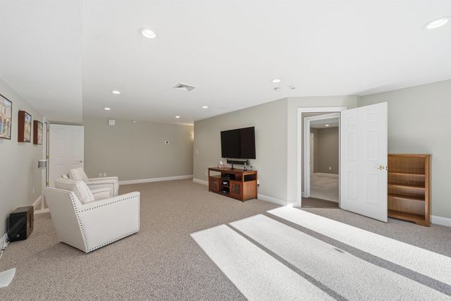 8 Marshalls Way, Hollis, NH 03049