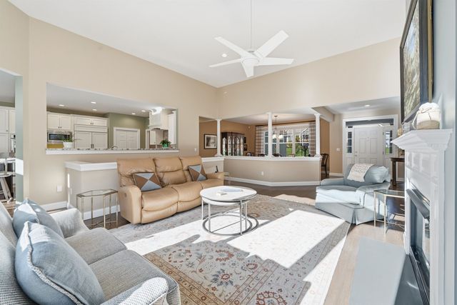 8 Marshalls Way, Hollis, NH 03049
