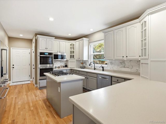 7540 S Homesteader Dr, Morrison, CO 80465