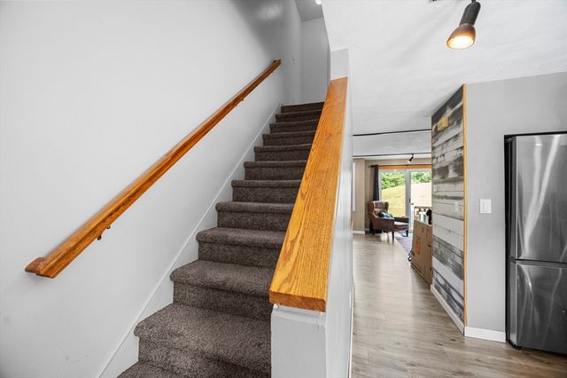 16 W Hill Dr B, Westminster, MA 01473