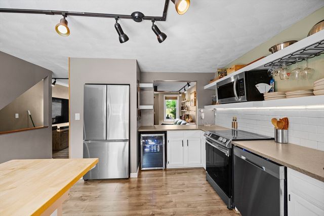 16 W Hill Dr B, Westminster, MA 01473