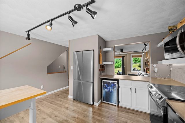 16 W Hill Dr B, Westminster, MA 01473